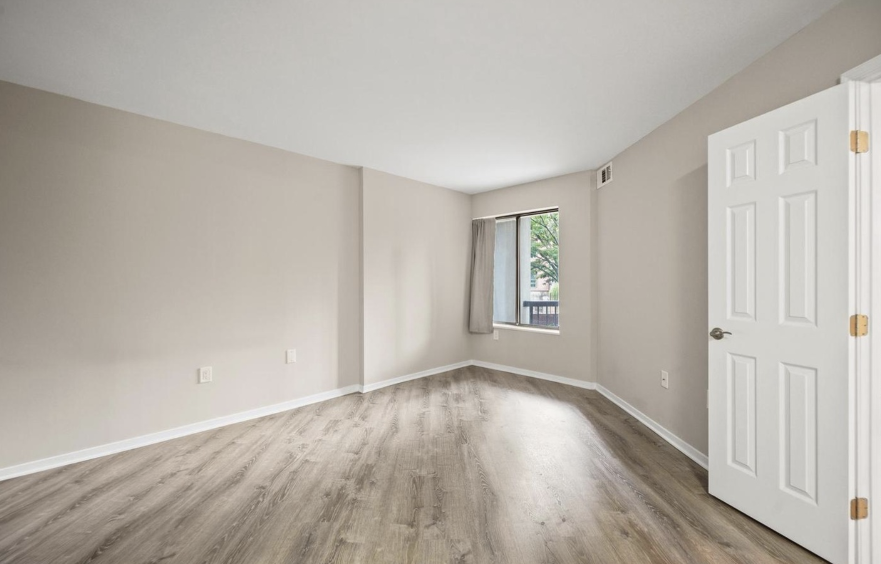 2320 Wisconsin Ave NW, Washington, District Of Columbia 20007, 1 Bedroom Bedrooms, ,1 BathroomBathrooms,Apartment,Sold Listings,Wisconsin Ave ,1034